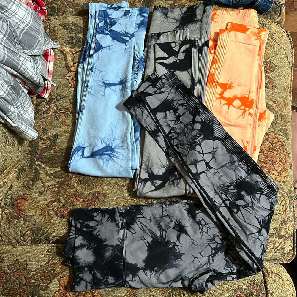 4 Legging with scrunch bottoms